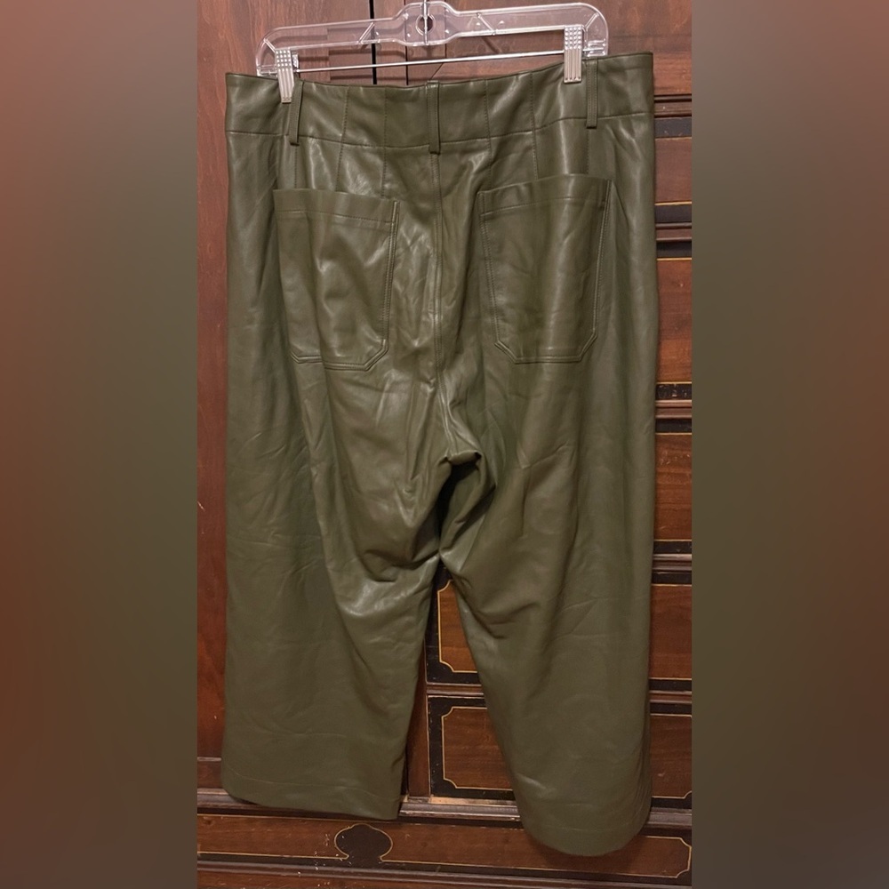 Maeve by Anthropologie Dark Green Faux Leather Cropped Pants - Picture 4 of 6